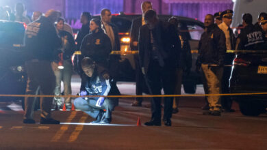 New York police officer shot and suspect died in pursuit in Bronx
