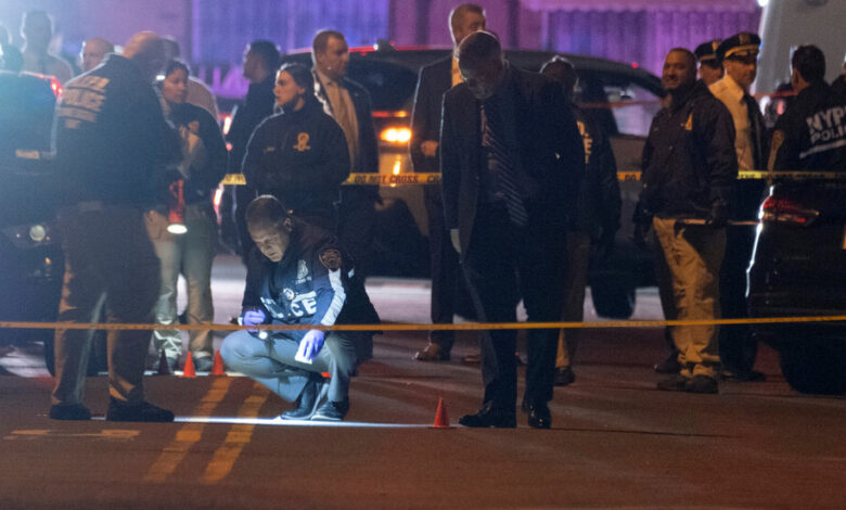 New York police officer shot and suspect died in pursuit in Bronx