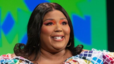Watch Lizzo perform this Viral Moulin Rouge!  Songs on TikTok