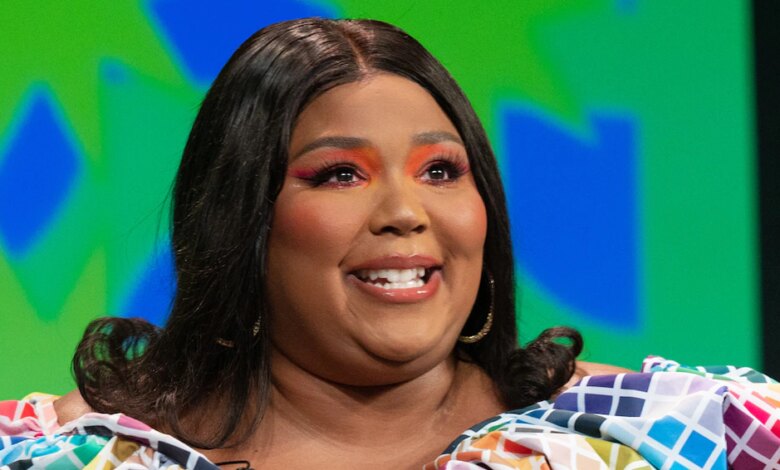 Watch Lizzo perform this Viral Moulin Rouge!  Songs on TikTok