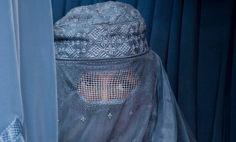 Taliban orders all Afghan women to wear tight burkas in public |  World News