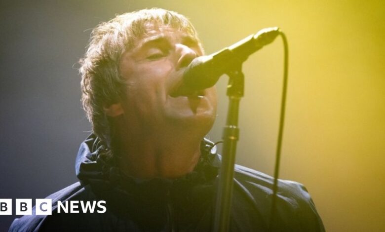 Liam Gallagher: Knebworth fans complain about chaotic traffic after show