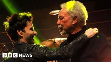Concert travel warning by stereo and Sir Tom Jones Cardiff