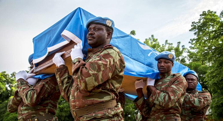 Mali: Latest attack on UN peacekeepers kills Guinean 'green helmets' |