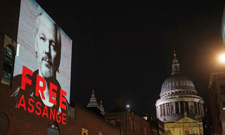 UK approves extradition order for Assange