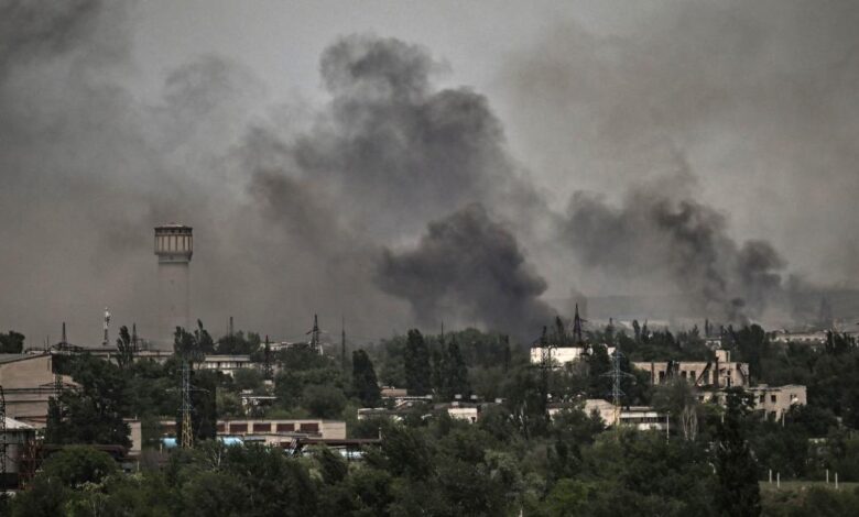 5 people were reported killed in multiple explosions near the city of Donetsk