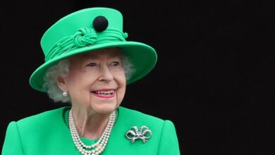 Queen Elizabeth ends Platinum Jubilee Celebration with a surprise appearance