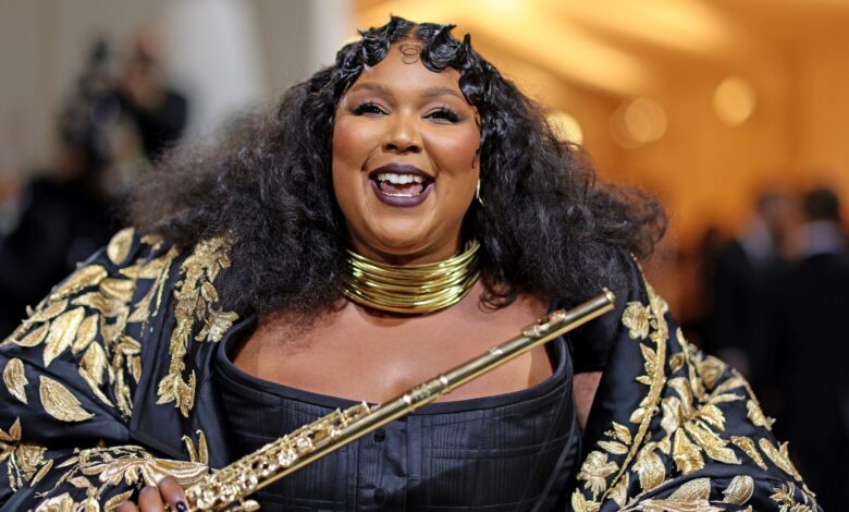 Lizzo claps back at men who use her name to insult women
