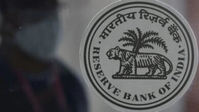RBI prevents non-bank PPI issuers from downloading wallets, cards over credit lines