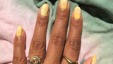 13 Bright Nail Colors Stylish Women Are Wearing Right Now