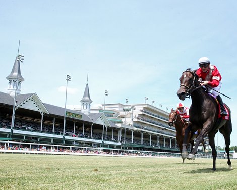 Churchill Downs restricts turf racing to aid new pitches