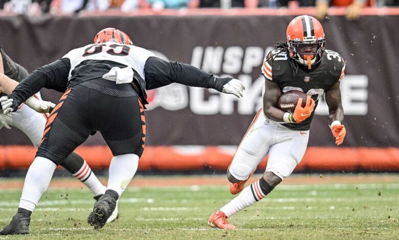 Browns renew one-year contract with RB D'Ernest Johnson