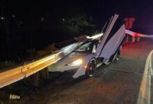 McLaren 600LT split by Guardrail, abandoned in Washington state