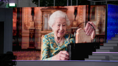 Paddington Bear joins Queen Elizabeth for tea to celebrate Platinum Jubilee: NPR