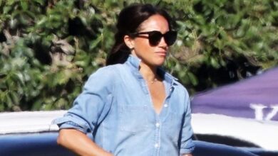Meghan Markle Wore Denim Shorts with Toe-Jewelry Sandals