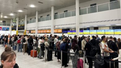 Queues at Gatwick South Terminal at 10:39hrs on Wednesday