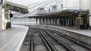 An empty platform is seen during rush hour at London's Waterloo station August 29, 2006