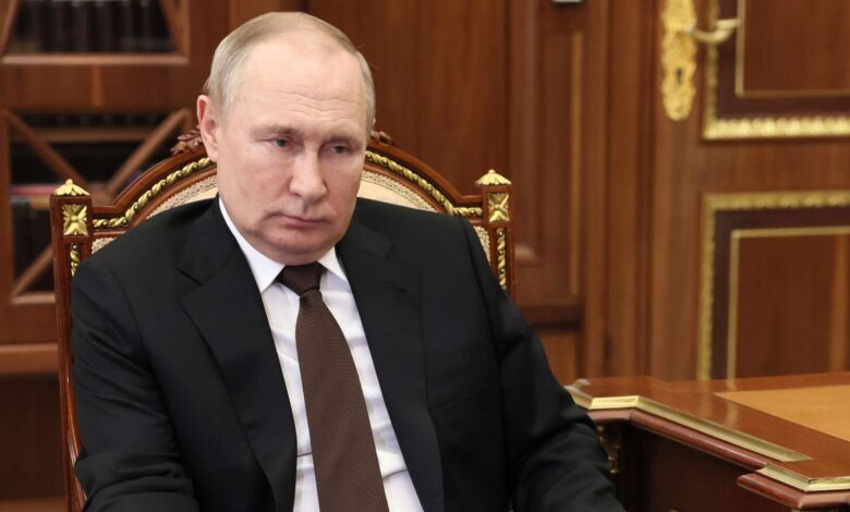Unhealthy?  Kremlin says Putin played hockey over the weekend |  World News