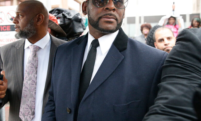 Prosecutors defend decision to put R. Kelly on suicide watch