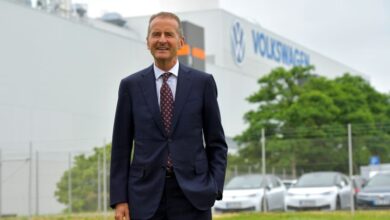 VW CEO loses job as faulty software delays new models