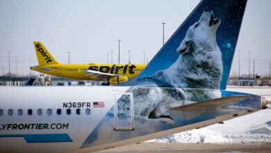Spirit-Frontier merger mentioned after another voting delay, JetBlue circle