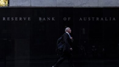 Rate decision RBA, PMI services, currency, oil