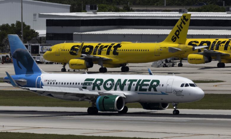 Spirit again delays the vote on the Frontier deal to continue negotiating the agreement with the low-cost airline and JetBlue