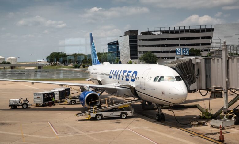 United Airlines, pilots union to renegotiate contract after final deal met with opposition