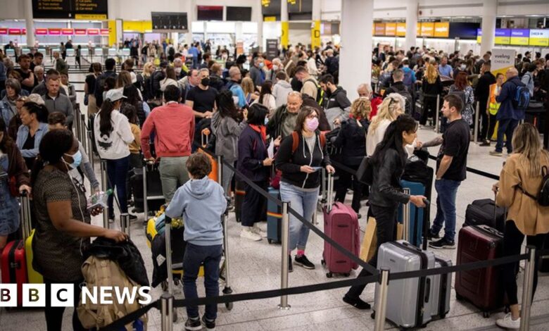 Gatwick Airport hires 400 security guards for the summer