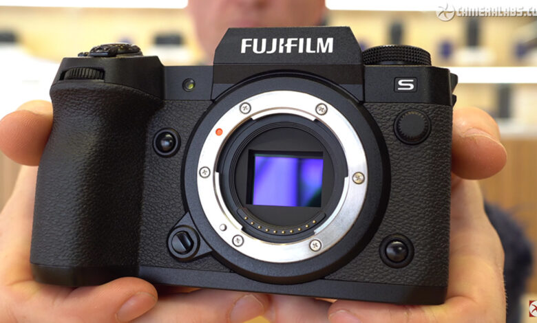 Review of the Fujifilm X-H2S Mirrorless Camera for Photography