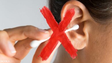 How to clean ears without cotton swabs