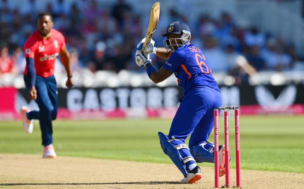 India vs England LIVE Score, 3rd T20I: Suryakumar nears hundred as IND cruises in chase