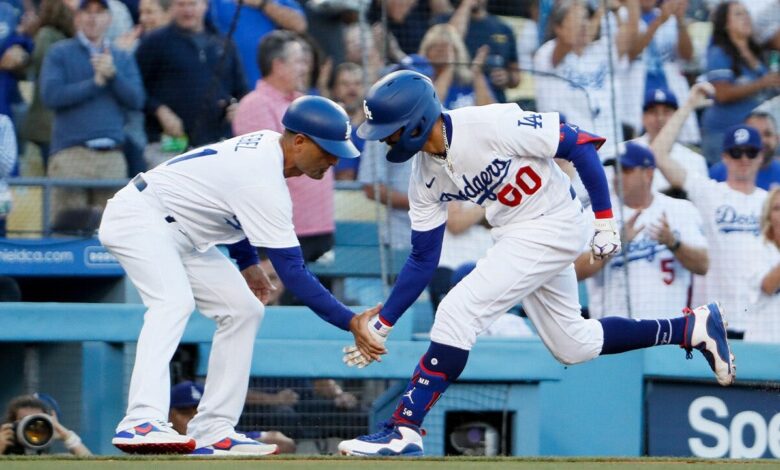 Mookie Betts blasts TWO homers in Dodgers