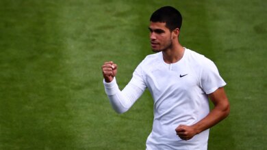 Carlos Alcaraz races into the fourth round of Wimbledon