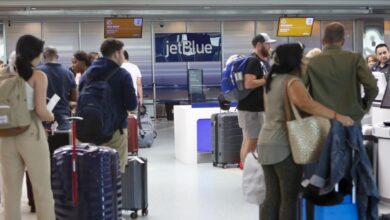 How did JetBlue succeed in the battle with Frontier for Spirit Airlines
