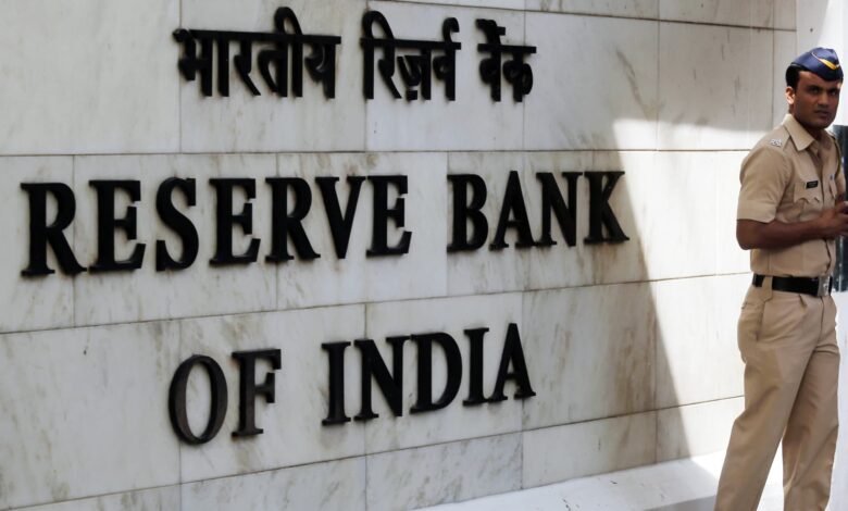 India's central bank hikes prime rate to 50 bps as inflation stays up