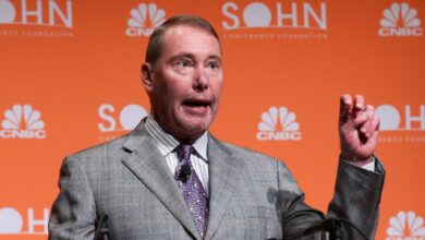 Jeffrey Gundlach says yield curve inversion is 'reliable signal of economic distress'