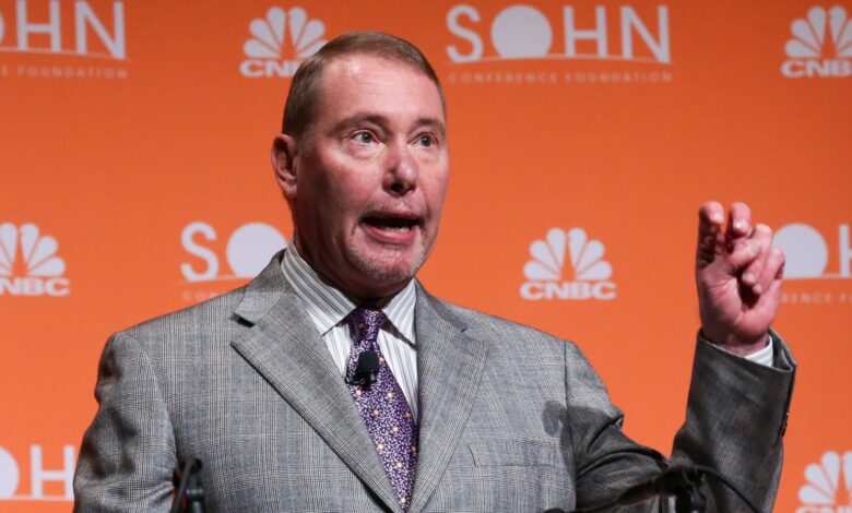 Jeffrey Gundlach says yield curve inversion is 'reliable signal of economic distress'