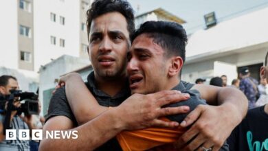 Gaza: Palestinian commander killed as Israel attacks after rebel threats