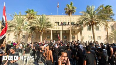Supporters of Moqtada al-Sadr storm the Iraqi palace after his retirement