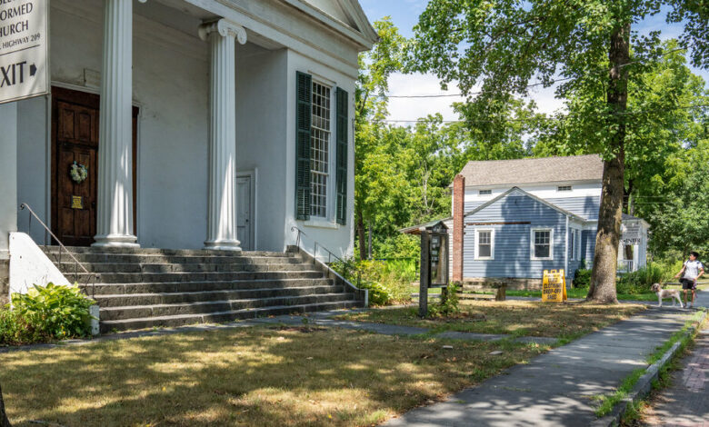 Stone Ridge, NY: Old Houses and Welcoming Neighbors