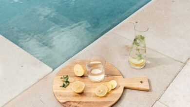 The magical benefits of lemon water in the morning, according to a health coach