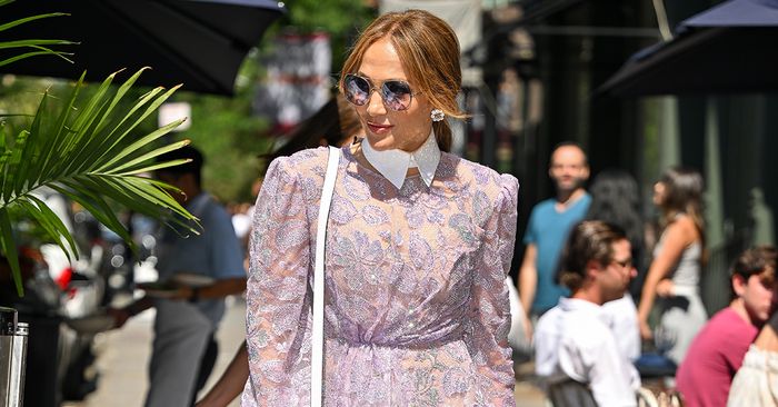 Jennifer Lopez loves the most beautiful shoe trend of 2022