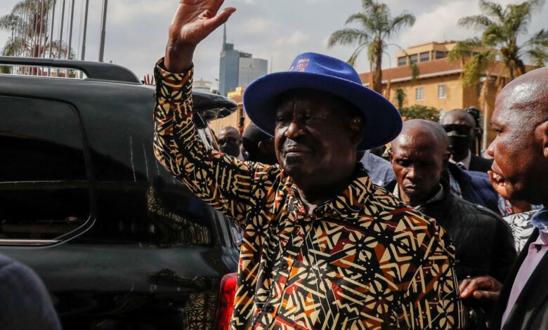 Raila Odinga (left) is said to have narrowly lost the election