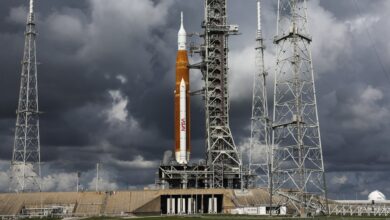 NASA delays the launch of rockets to the moon due to potential storms