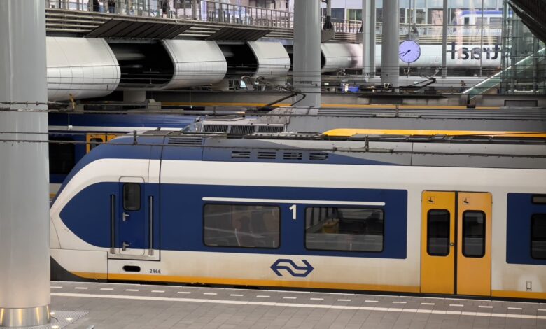 Dutch railway shutdown ends with a bumper 8% extra pay deal