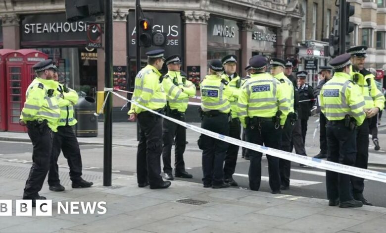 London police stabbed to death: Two officers taken to hospital