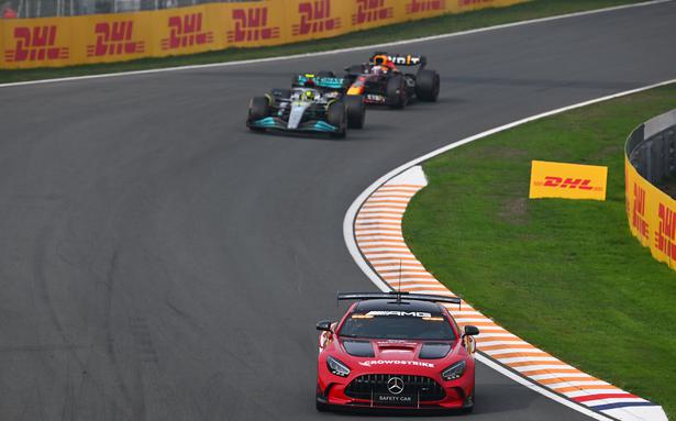 Formula 1, Dutch Grand Prix: Lewis Hamilton apologizes to Mercedes team for angry radio outburst