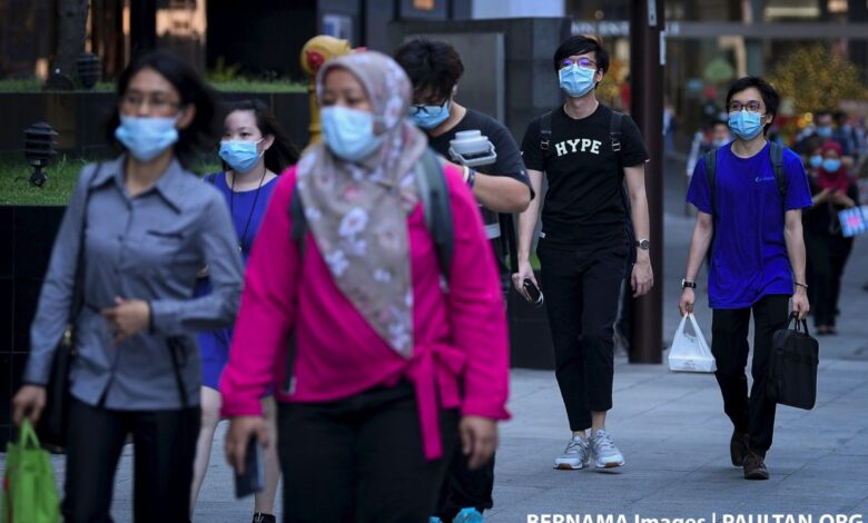 Masks are now optional indoors, but are still mandatory on public transit and e-scooters - KKM