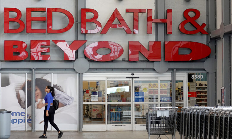Bed Bath & Beyond CEO dies after falling from NYC building: NPR